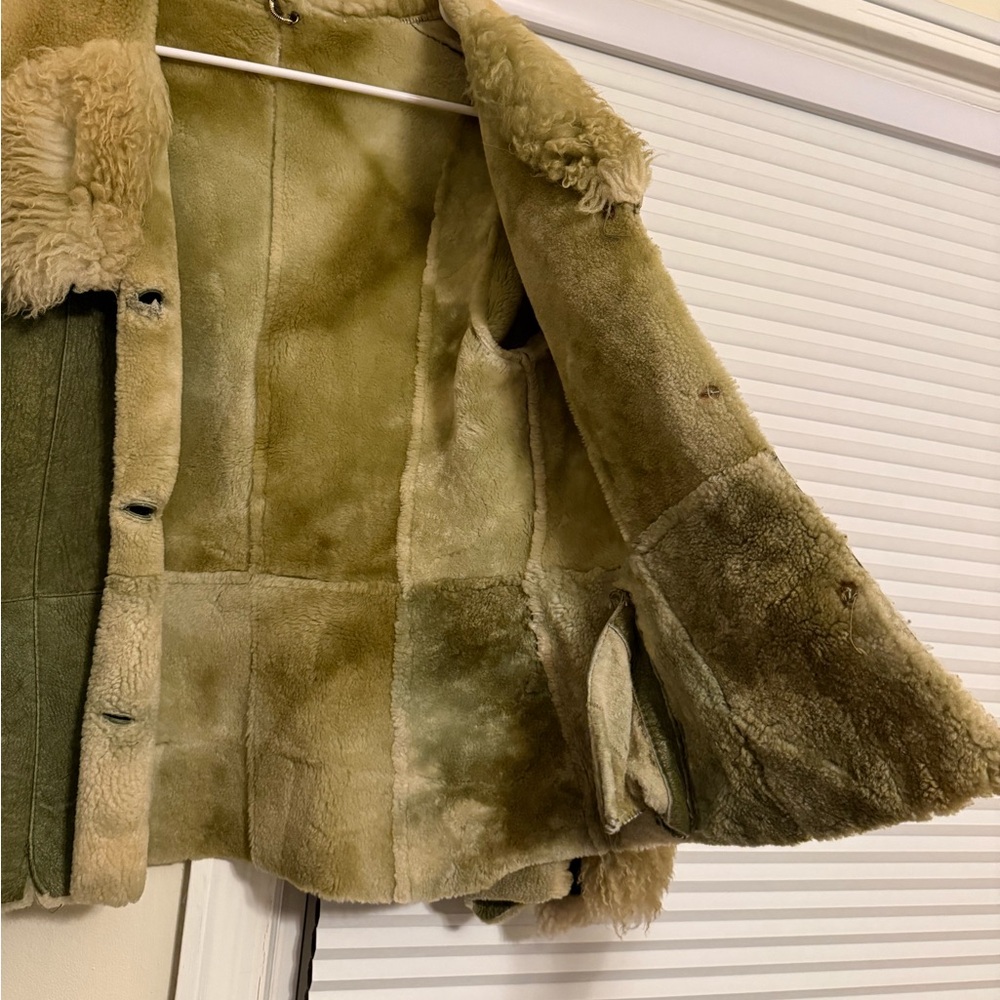 Vintage Green Genuine Shearling Fur Jacket With Flared Sleeves - Picture 4 of 12